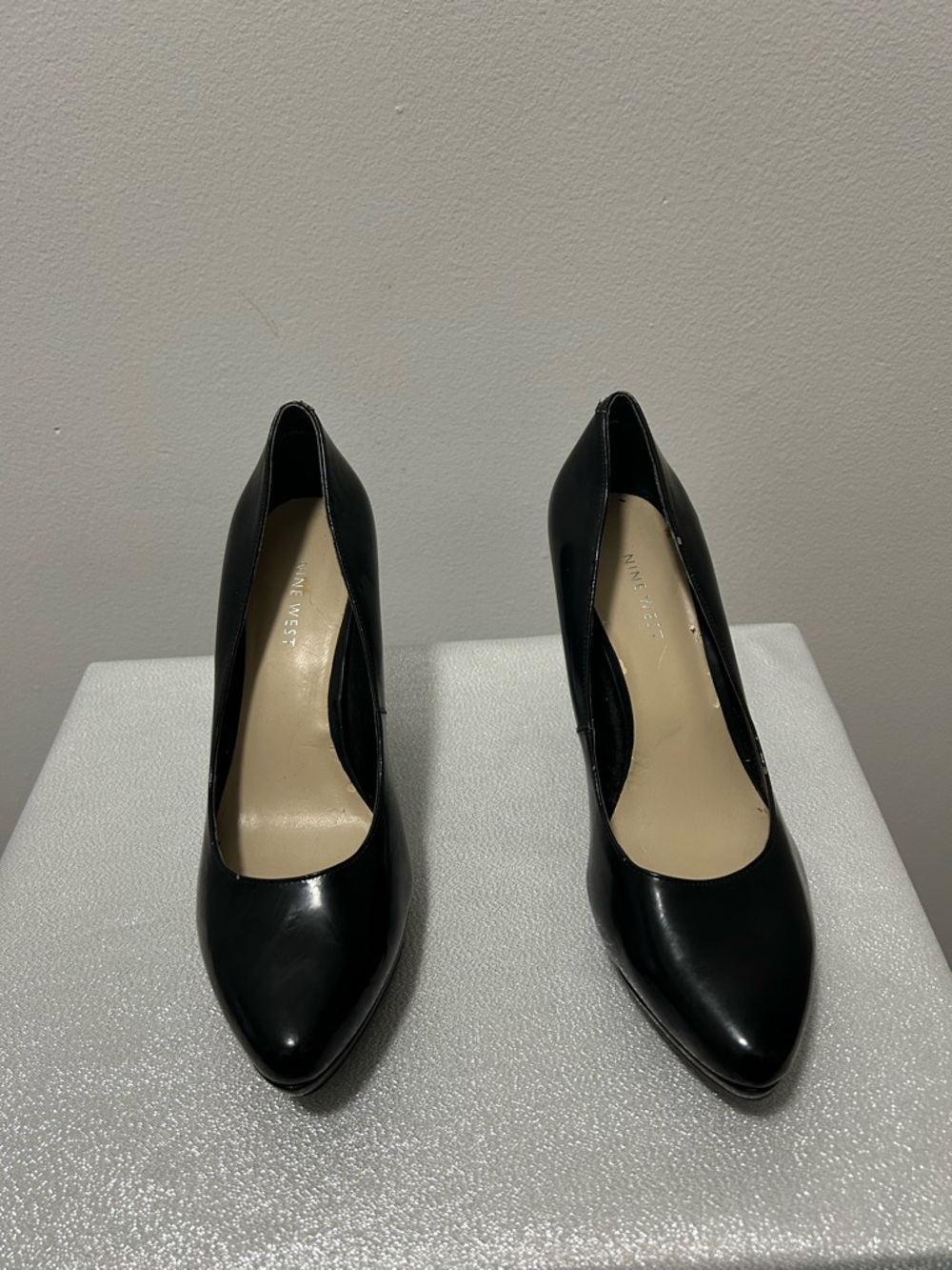 Nine West Black Pointed-Toe Leather Pumps with Beige Insole